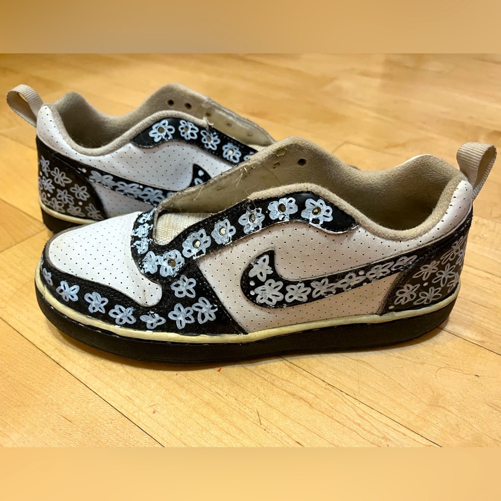 White and Black Nike SB